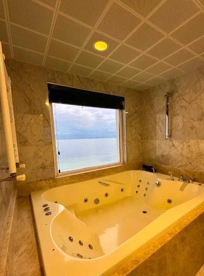 Beyaz Ev Otel Restaurant Eskiomerler Eksteriør bilde